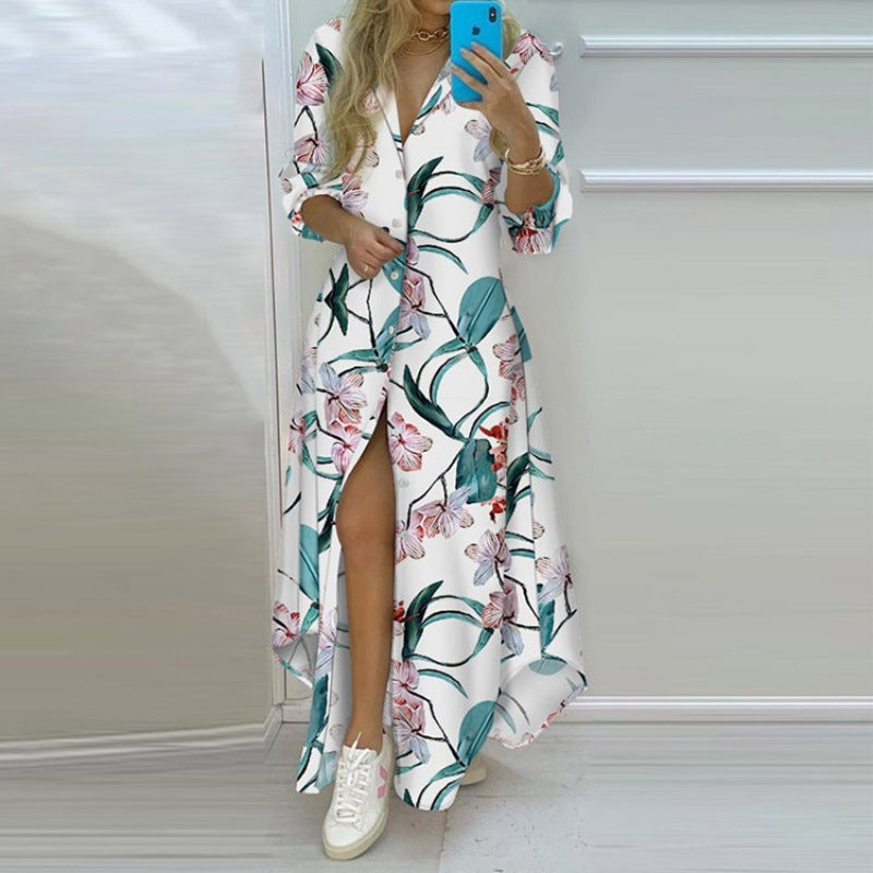 Elegancka, jednorzędowa sukienka koszulowa z rozcięciem i nadrukiem